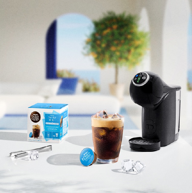 ふわふわのコーヒーの泡が特長のすっきり甘いブラックコーヒー「アイス フォームド コーヒー」新登場