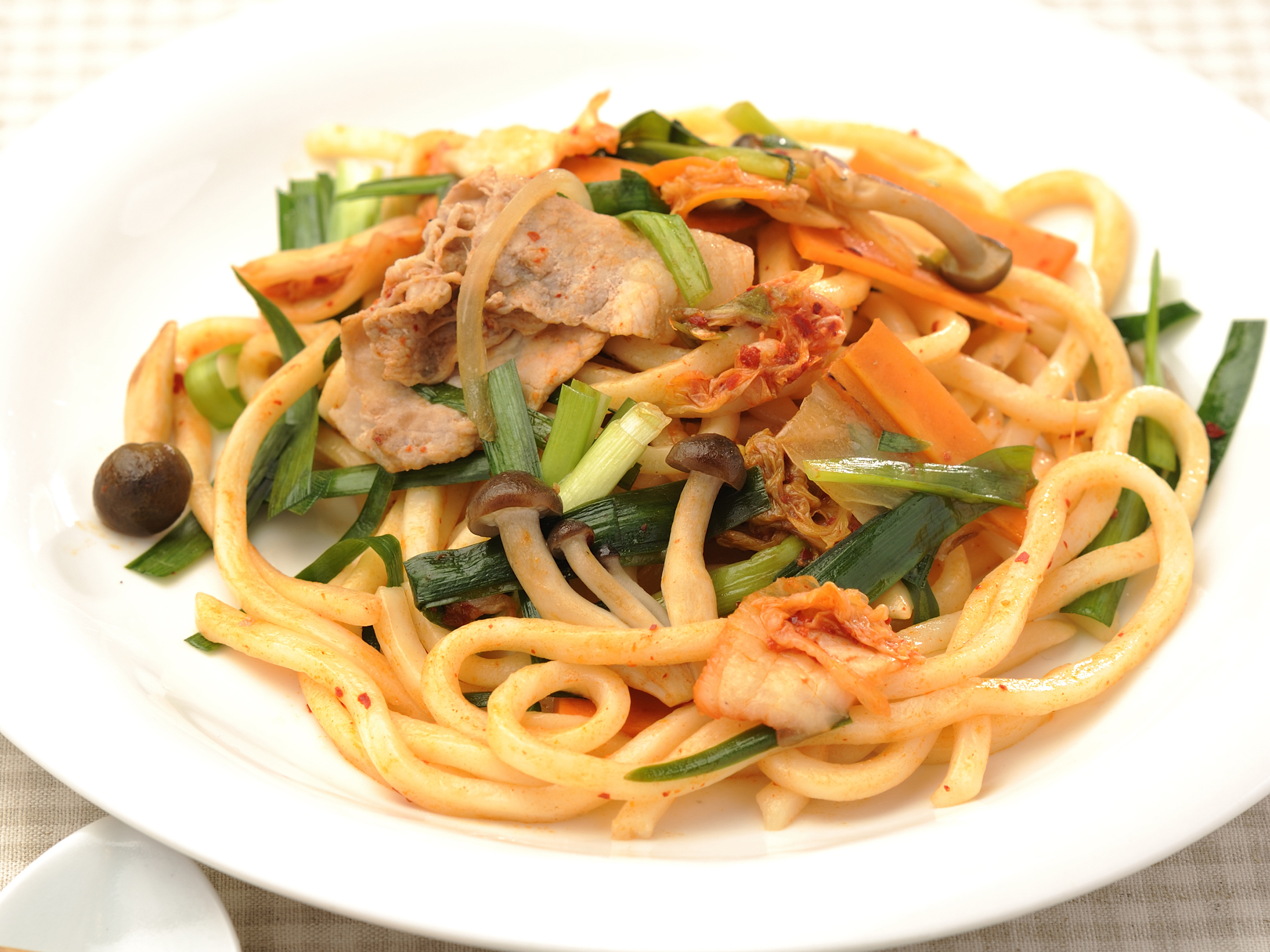 焼きうどんに合うおかず20選！人気のスープ・副菜・主菜をご紹介