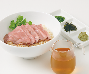 ローストビーフのコンソメ茶漬け